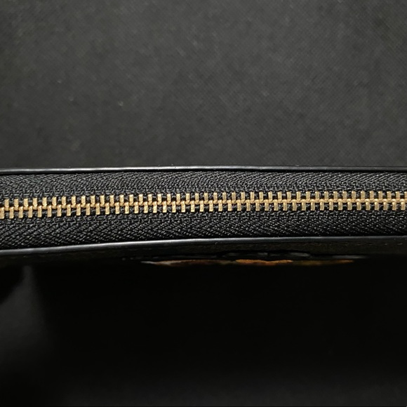 Coach signature canvas apple skyline wallet. - Picture 7 of 14